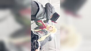 カメラマンに囲まれて、いろんなポーズをとって写真を撮られる一流メイドさん。透け透けの下着とのコントラストが鮮やか ipcam 3
